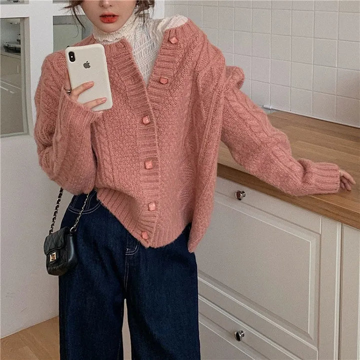 Gentle knitted cardigan