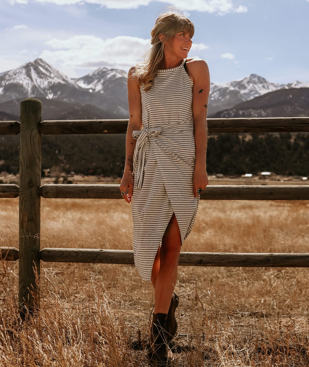 Casual Sleeveless Midi Dresses