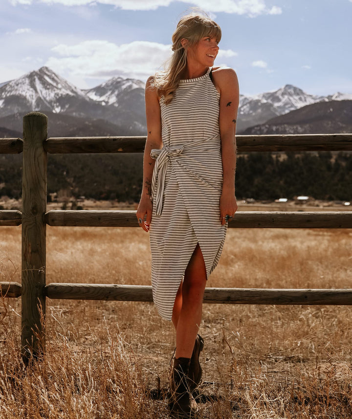 Casual Sleeveless Midi Dresses