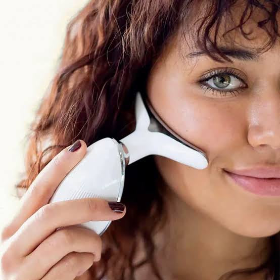 Cosmetific™ GlowTouch