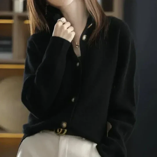 Sophie | Classic button-up cardigan