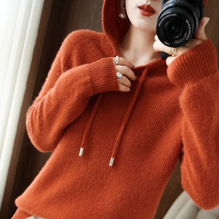 The Emily™ - Comfortable Sweater Made from Innovative Recycled Cashmere with Hood
