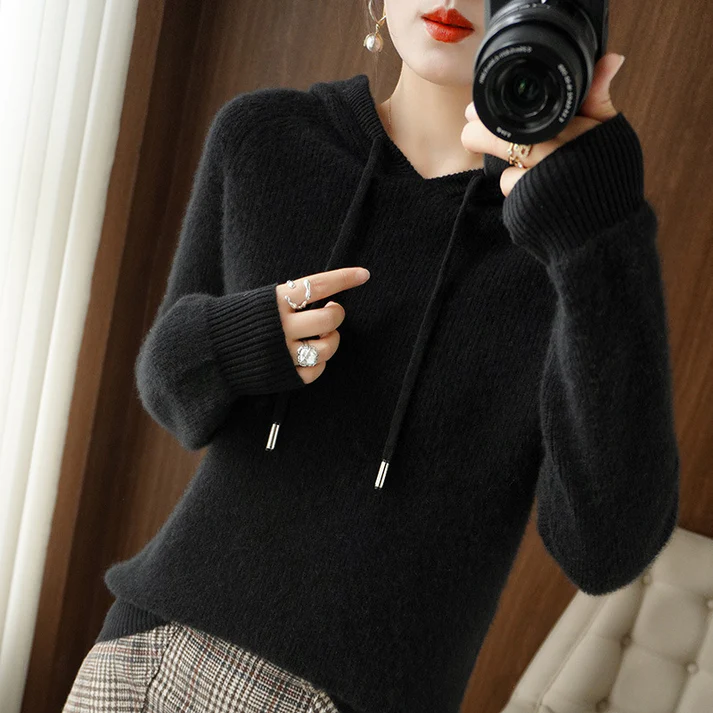 The Emily™ - Comfortable Sweater Made from Innovative Recycled Cashmere with Hood