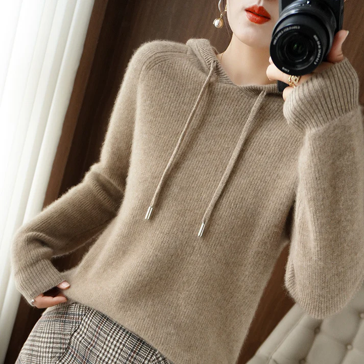 The Emily™ - Comfortable Sweater Made from Innovative Recycled Cashmere with Hood