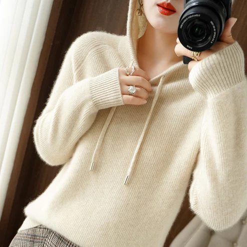 The Emily™ - Comfortable Sweater Made from Innovative Recycled Cashmere with Hood