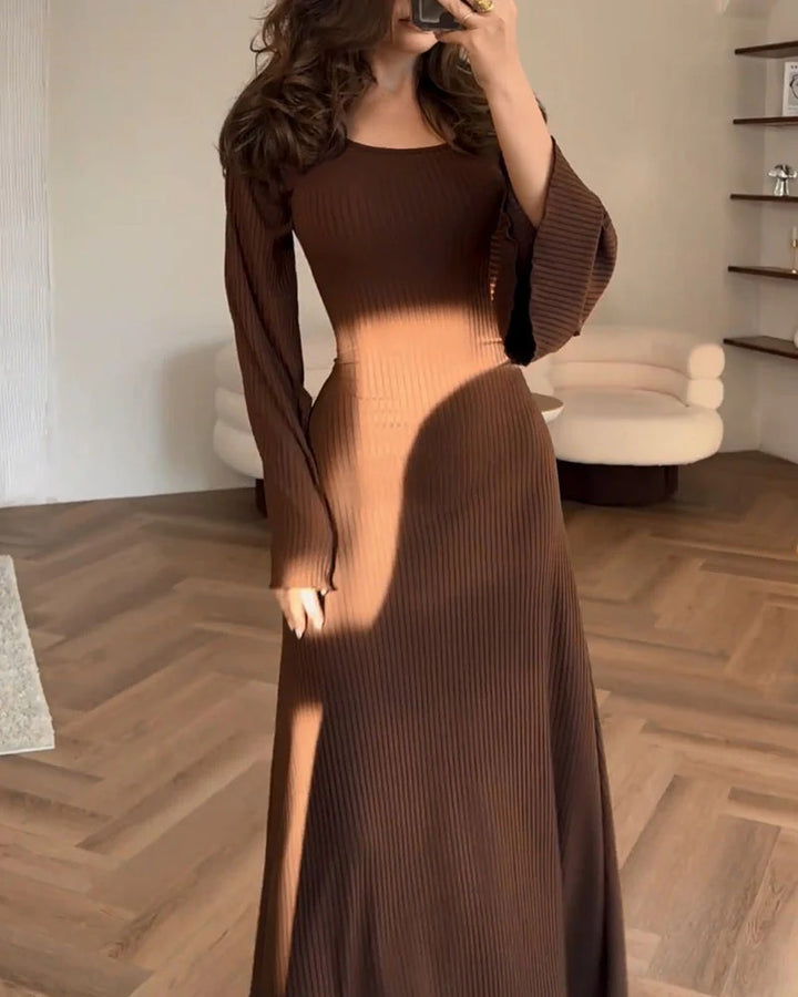 Lena - Elegant tie-waist knitted dress