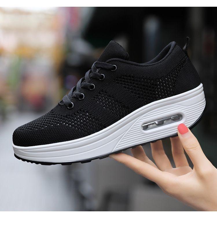 Lightweight mesh sneakers for women