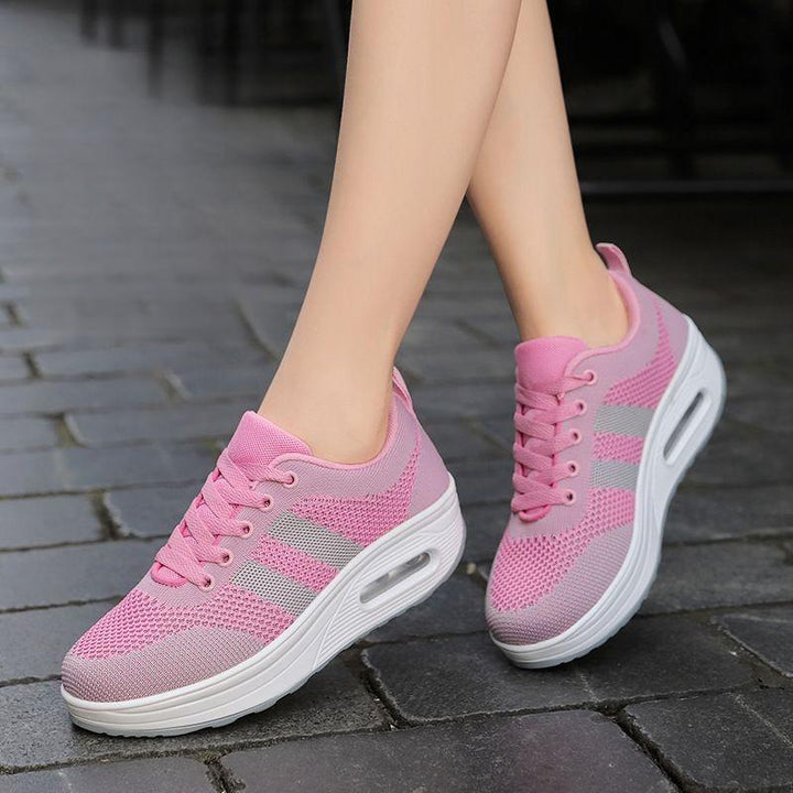 Lightweight mesh sneakers for women