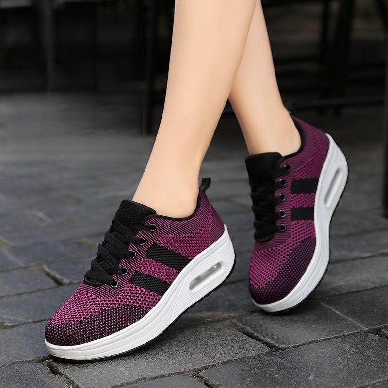 Lightweight mesh sneakers for women